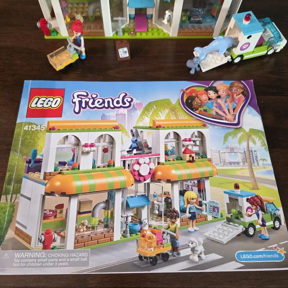 LEGO FRIENDS Heartlake City Pet Centre 41345 & Andrea's Pool Party 41374 READ
